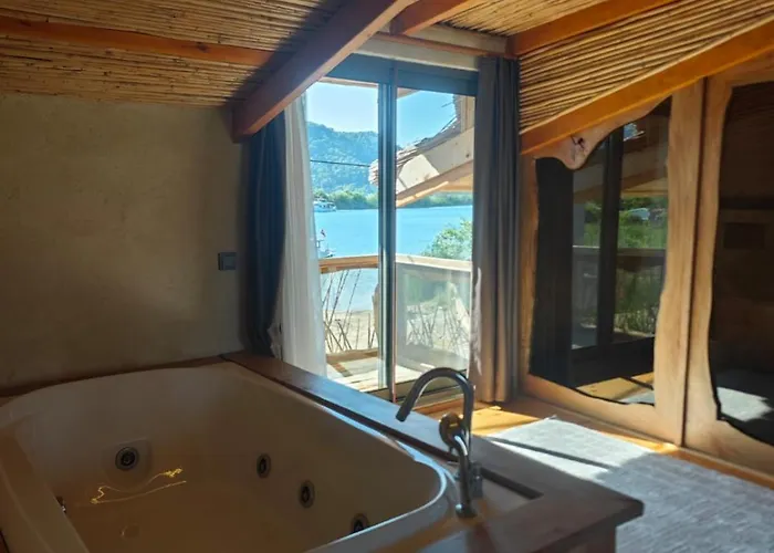 Alametifarika Evi * דליאן